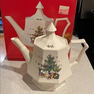 Vintage Nikko Classic Collection Porcelain Teapot NIB